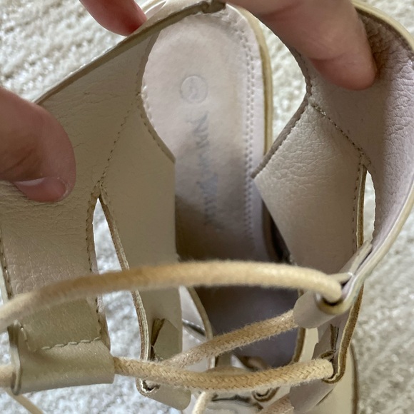 Nude lace up heels - Picture 2 of 9